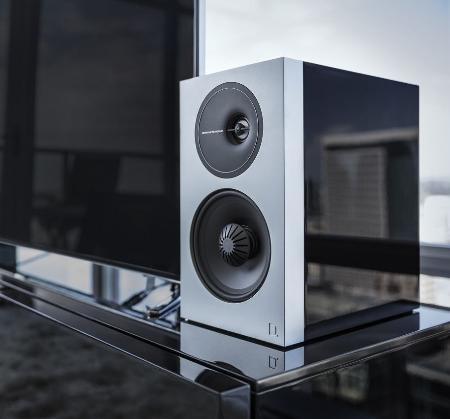 ���� Definitive Technology Demand D11: �������� �������� �������